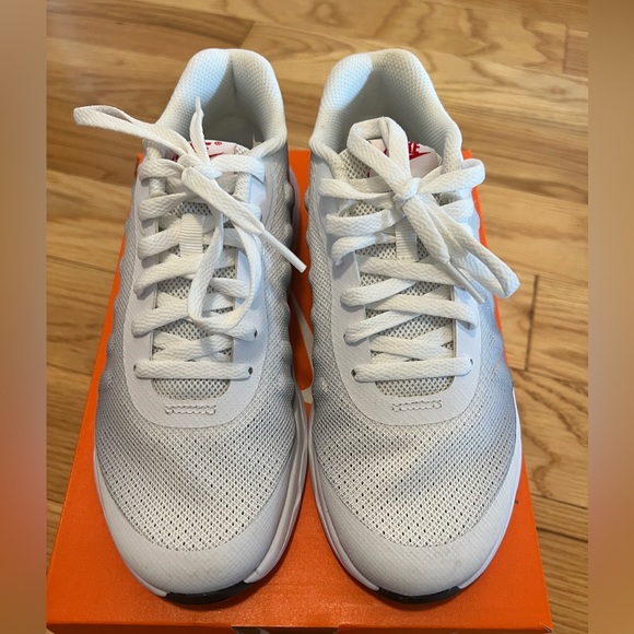 NWB Nike Air Max Invigor, size 2Y, white/university red-wolf grey - Picture 2 of 8